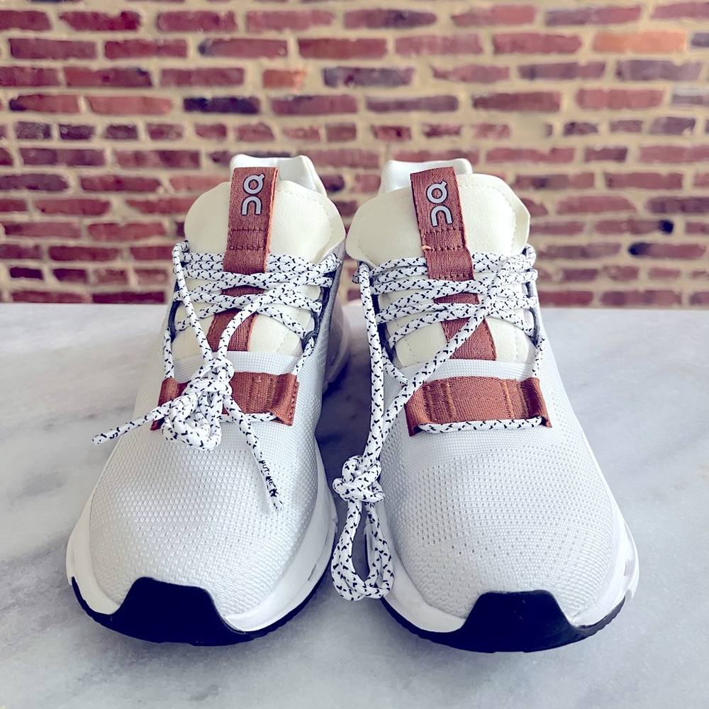 On Women’s Cloudnova sneakers in white pearl size 5